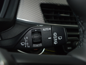 2018sDrive 25i AMԽҰb V п؅^