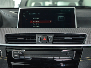 2018sDrive 25i AMԽҰb V {L