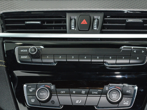 2018sDrive 25i AMԽҰb V {