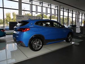 2018款sDrive 25i 领先型M越野套装 国V 整体外观