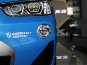 2018sDrive 25i I(lng)MԽҰb V ǰF