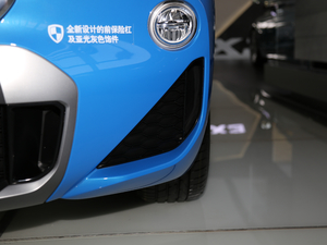 2018sDrive 25i IMԽҰb V ^