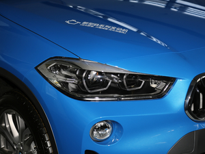 2018sDrive 25i IMԽҰb V ^