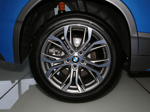 2018sDrive 25i I(lng)MԽҰb V ݆Ȧ