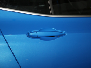 2018sDrive 25i IMԽҰb V {T