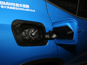 2018sDrive 25i IMԽҰb V w