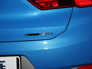 2018sDrive 25i IMԽҰb V ^