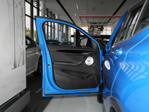 2018sDrive 25i I(lng)MԽҰb V {λ܇T