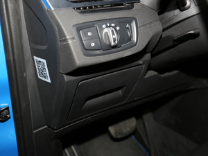 2018sDrive 25i IMԽҰb V g