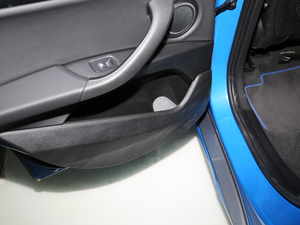 2018sDrive 25i IMԽҰb V g