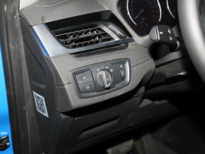 2018sDrive 25i IMԽҰb V п؅^