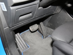 2018sDrive 25i IMԽҰb V п؅^