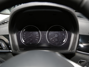 2018sDrive 25i I(lng)MԽҰb V x