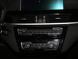 2018sDrive 25i IMԽҰb V {