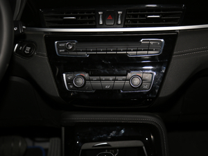 2018sDrive 25i IMԽҰb V {{