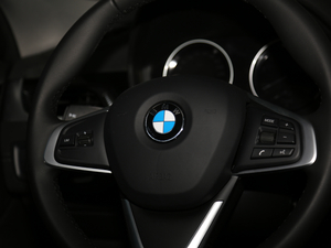 2018sDrive 25i IMԽҰb V п؅^