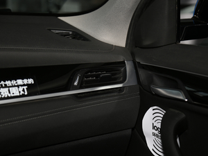 2018sDrive 25i IMԽҰb V п؅^