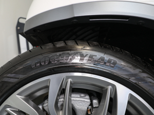 2018款sDrive 25i 领先型M越野套装 国V 轮胎品牌
