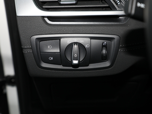 2018sDrive 25i IMԽҰb V п؅^