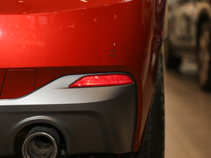 2018sDrive 25i MԽҰb (gu)V (x)(ji)^