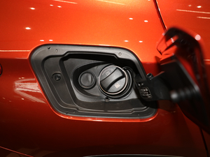 2018sDrive 25i MԽҰb (gu)V (x)(ji)^