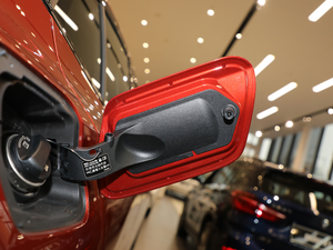 2018sDrive 25i MԽҰb (gu)V (x)(ji)^