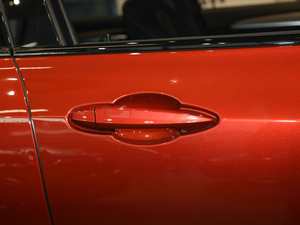 2018sDrive 25i MԽҰb (gu)V (x)(ji)^