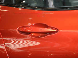 2018sDrive 25i MԽҰb (gu)V {T