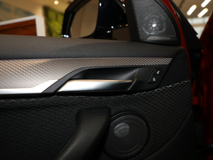 2018sDrive 25i MԽҰb V g