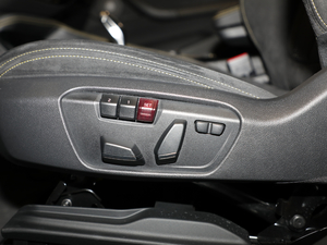 2018sDrive 25i MԽҰb V {{