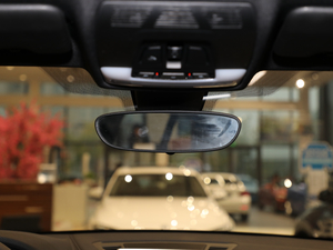 2018sDrive 25i MԽҰb V ܇ȺҕR