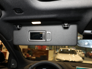 2018sDrive 25i MԽҰb V ꖰ壨