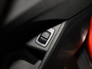 2018sDrive 25i MԽҰb V п؅^