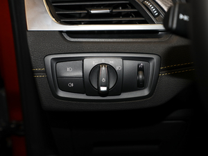 2018sDrive 25i MԽҰb V п؅^