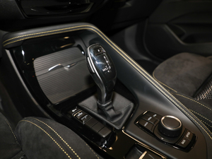 2018sDrive 25i MԽҰb V QU