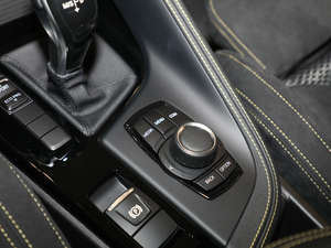 2018sDrive 25i MԽҰb V п؅^