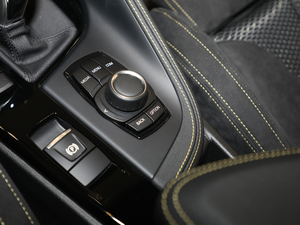 2018sDrive 25i MԽҰb V п؅^