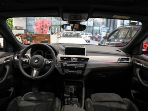 2018sDrive 25i MԽҰb V ȫ