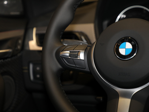 2018sDrive 25i MԽҰb V п؅^