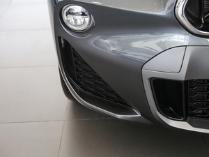 2018xDrive 25i MԽҰb V ^