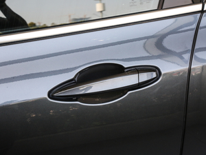 2018xDrive 25i MԽҰb V {T