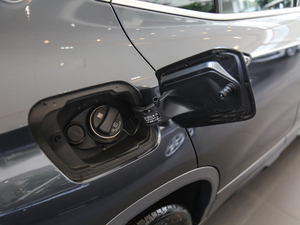 2018xDrive 25i MԽҰb V ^