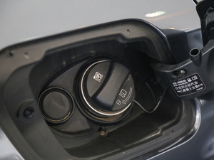 2018xDrive 25i MԽҰb V ^