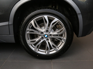 2018xDrive 25i MԽҰb V ݆Ȧ