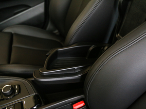 2018xDrive 25i MԽҰb V g