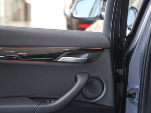 2018xDrive 25i MԽҰb V g