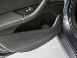 2018xDrive 25i MԽҰb V g