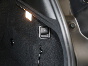 2018xDrive 25i MԽҰb V g