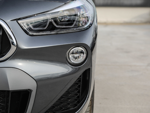 2018sDrive 20i MԽҰb V ǰF