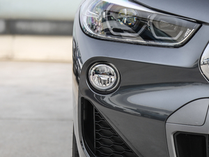 2018sDrive 20i MԽҰb V ^